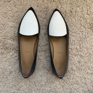 Everlane Modern Point Loafer in Black & White